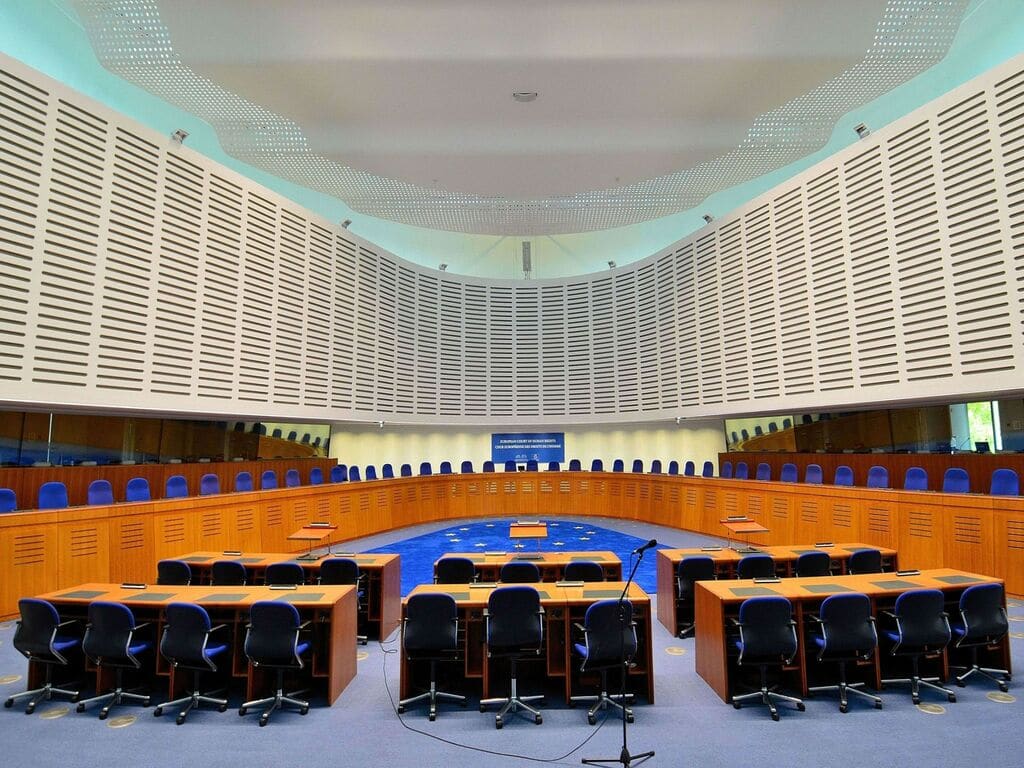 immagine della sala della corte europea dei diritti umani