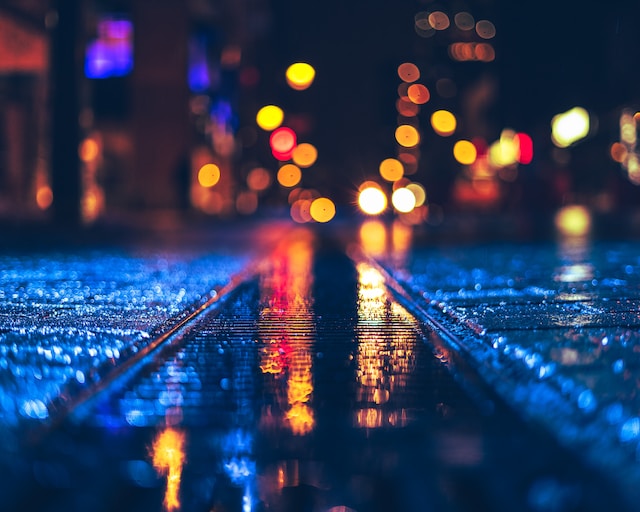 una strada di notte