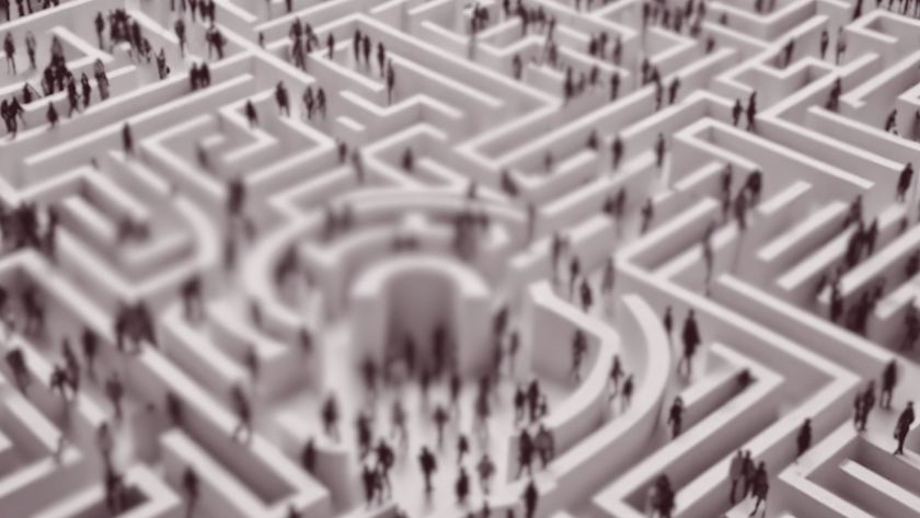un labirinto dove le persone circolano a vuoto