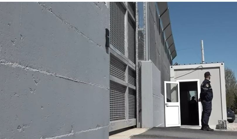 esterno centro Gjader Albania aprile 2025